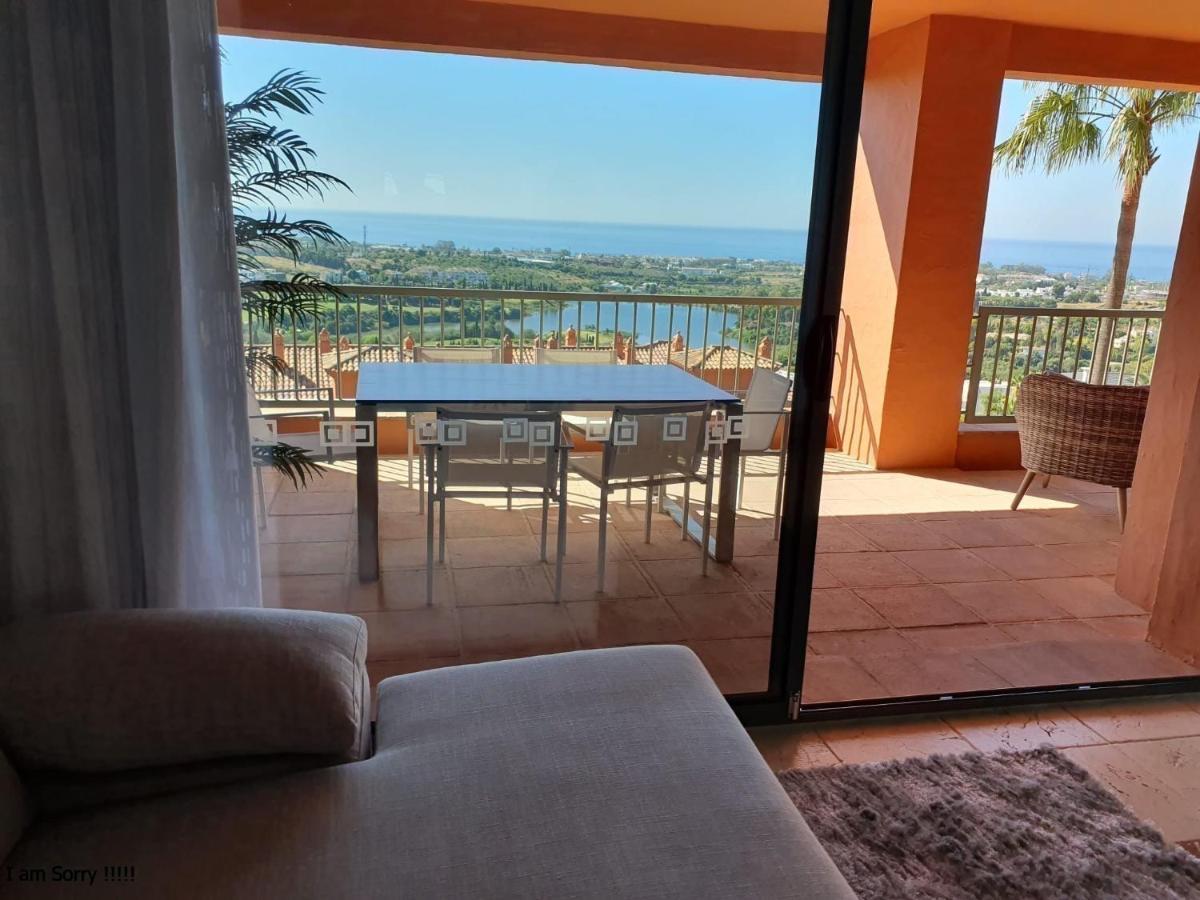 Apartment Royal 2 /freewifi,sharedpool,freeparking Malaga